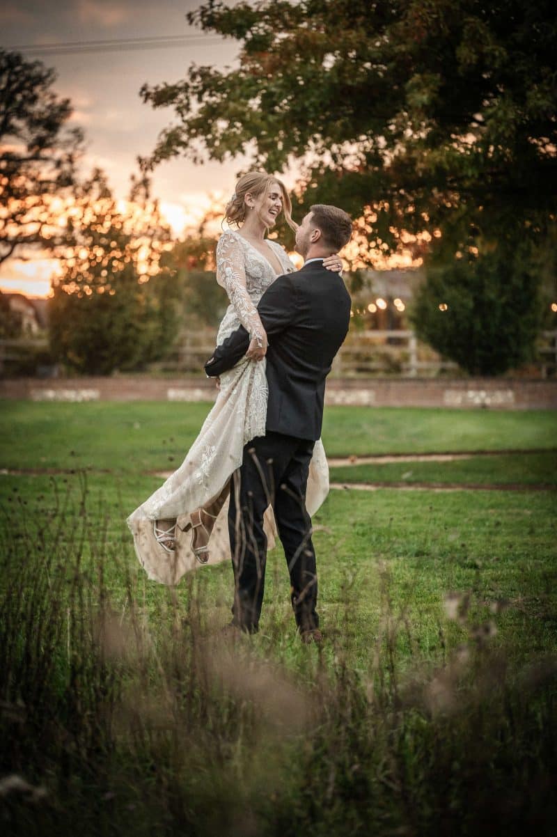 sunset wedding photos | Wedding photographer for Silchester Farm in Berkshire, wedding photographer in Hampshire
