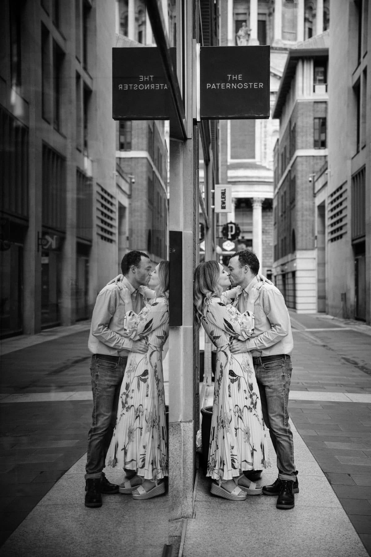 City engagement shoot in London, black and white engagement photo, London city wedding photographer